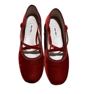 Miu Miu Red Velvet Ballerina size 39 (US size 9)